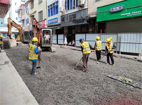 冶建第三分公司全力推进忻城县老旧小区排水防涝管网项目建设